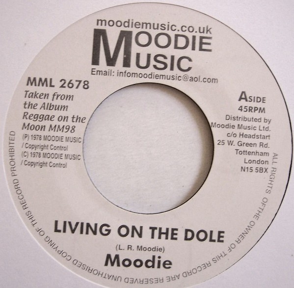 Moodie : Living On The Dole | Single / 7inch / 45T  |  Oldies / Classics